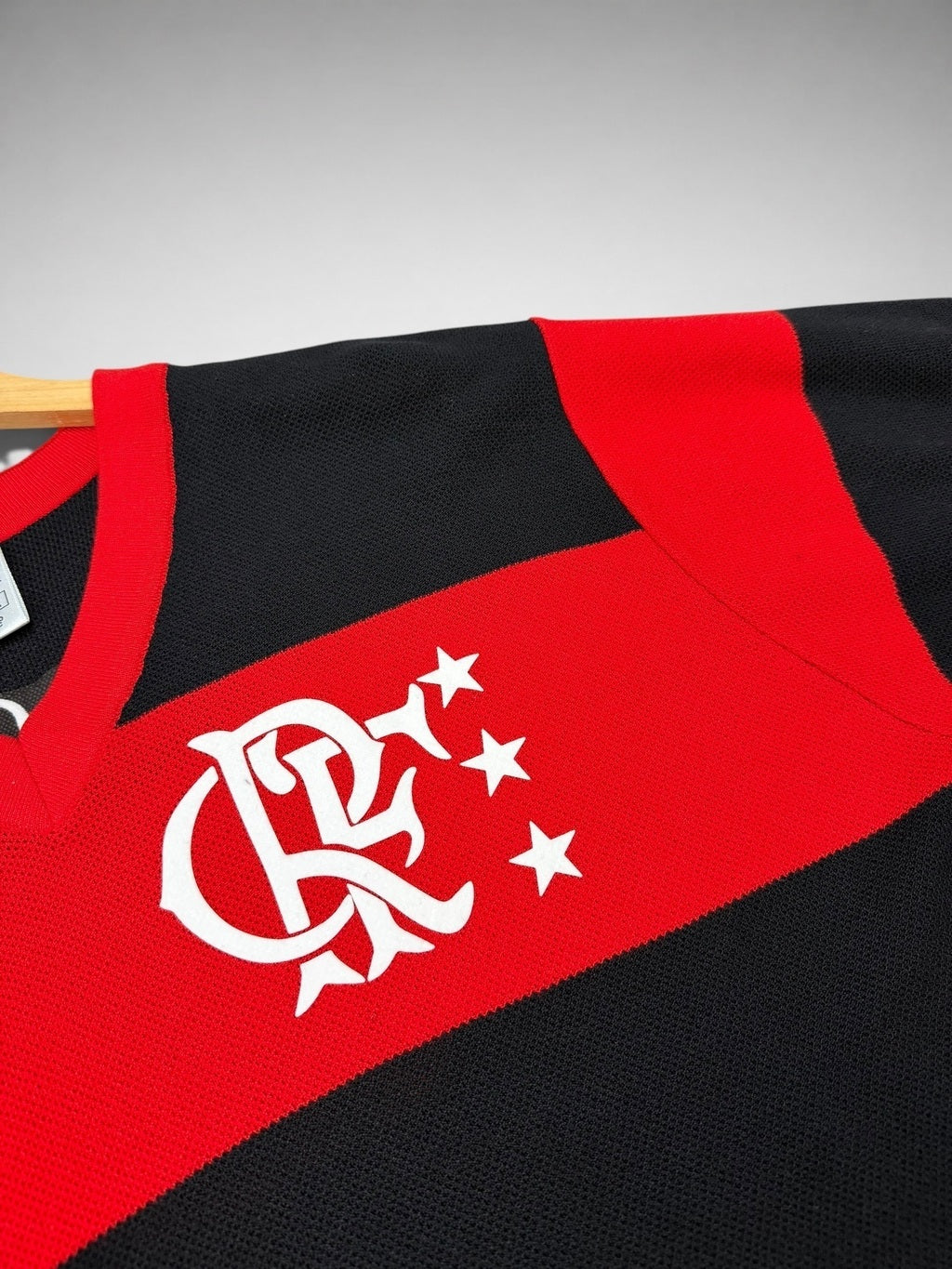 CAMISA MALHA FLAMENGO 1981 FURADINHA 1981 “Zico” NOME BORDADO