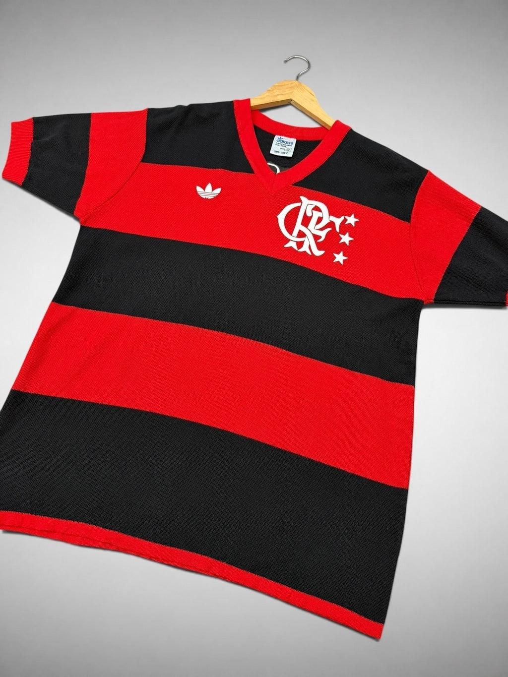CAMISA MALHA FLAMENGO 1981 FURADINHA 1981 “Zico” NOME BORDADO