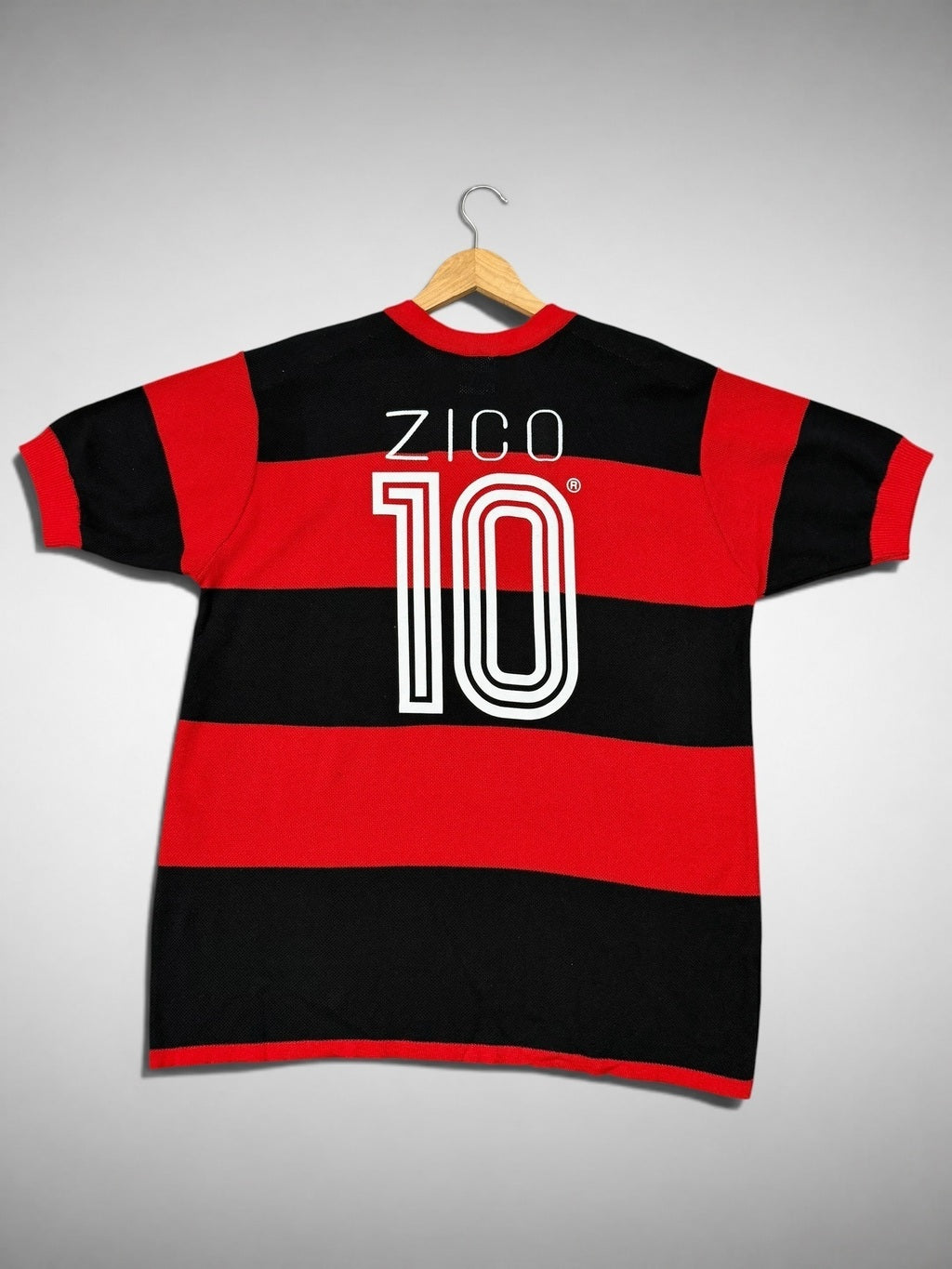 CAMISA MALHA FLAMENGO 1981 FURADINHA 1981 “Zico” NOME BORDADO